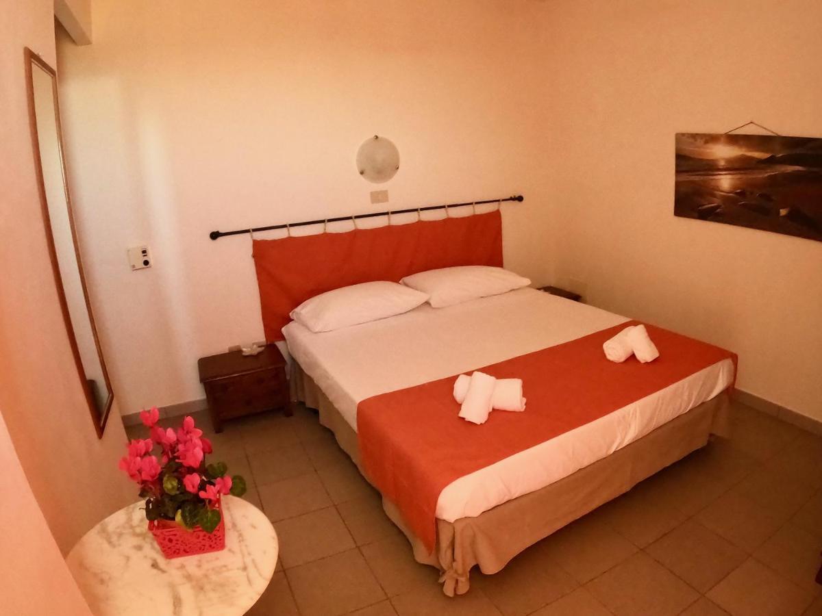 La Bussola Hotel Porto Palo Ngoại thất bức ảnh