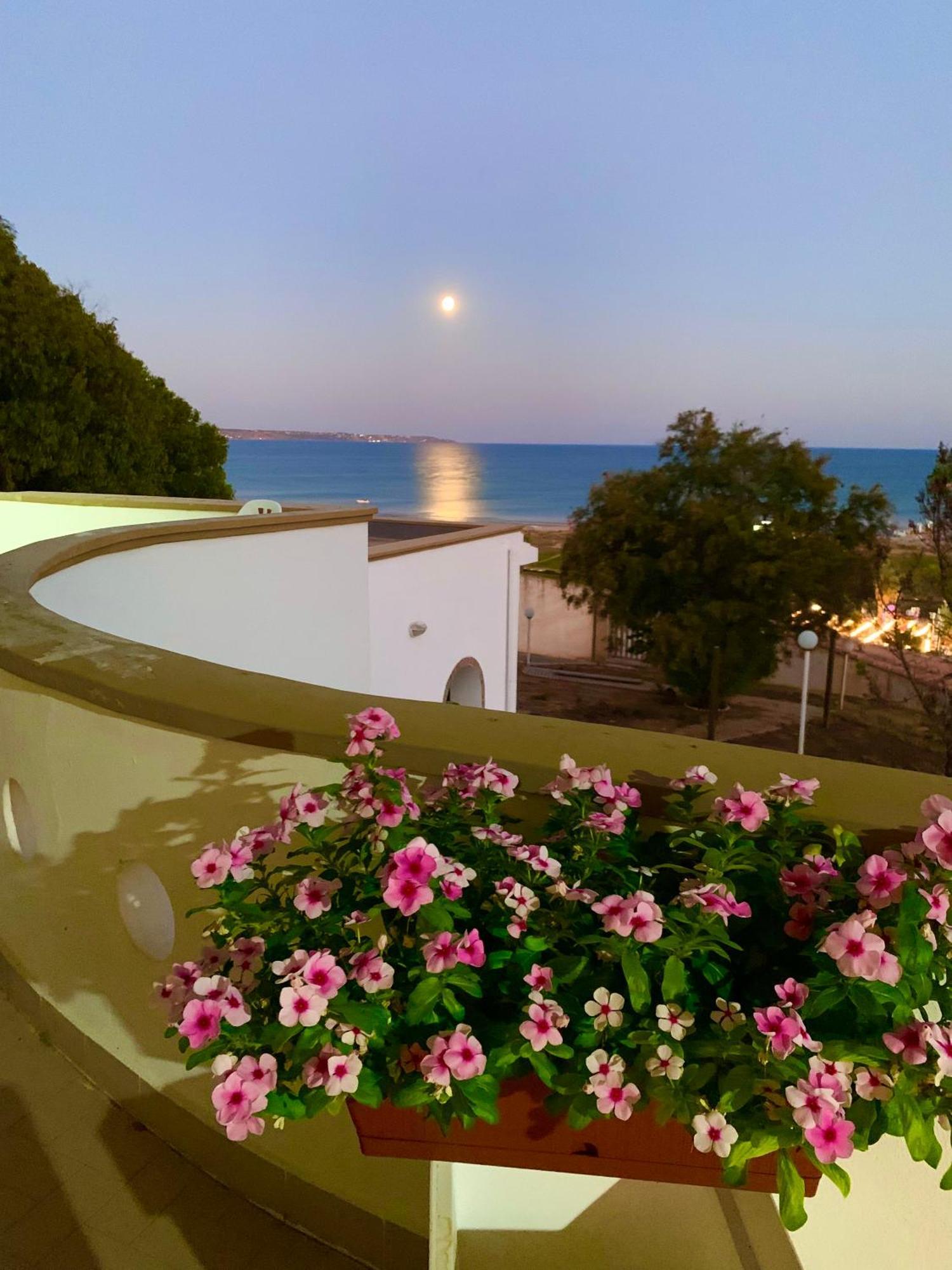 La Bussola Hotel Porto Palo Ngoại thất bức ảnh
